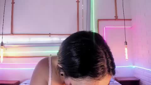 Snapshot of anaelle_bardin chatting on June 18, 4:33 pm Anna online show from June 18, 4:33 pm