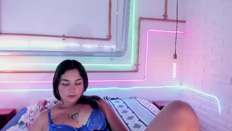 Snapshot of anaelle_bardin chatting on July 4, 4:46 pm Anna online show from July 4, 4:46 pm