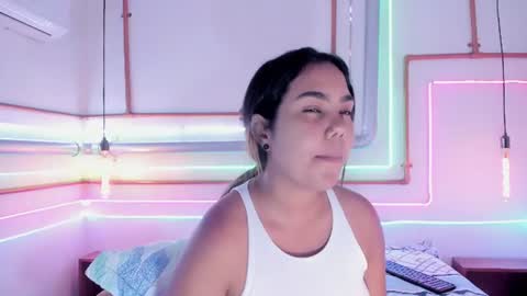 Snapshot of anaelle_bardin chatting on July 8, 11:58 am Anna online show from July 8, 11:58 am