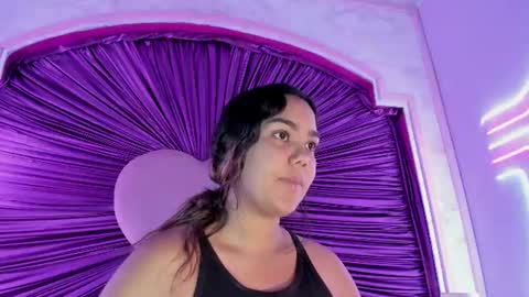 Snapshot of anaelle_bardin chatting on July 15, 12:21 pm Anna online show from July 15, 12:21 pm