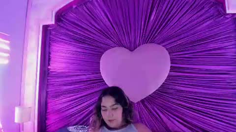 Snapshot of anaelle_bardin chatting on July 27, 3:52 pm Anna online show from July 27, 3:52 pm