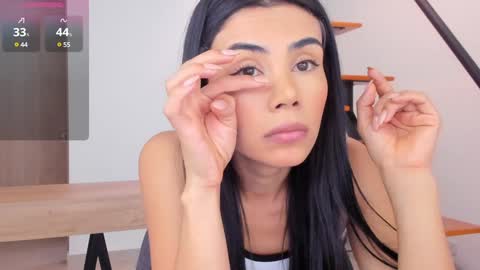 Snapshot of anahenao chatting on December 27, 9:32 pm Ana Henao or Annie... Follow me ahenaocb Insta X online show from December 27, 9:32 pm