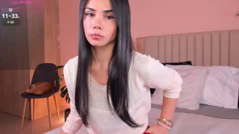 Snapshot of anahenao chatting on February 26, 11:15 pm Ana Henao or Annie... Follow me ahenaocb Insta X online show from February 26, 11:15 pm