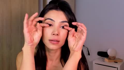 Snapshot of anahenao chatting on October 16, 8:32 pm Ana Henao or Annie... Follow me ahenaocb Insta X online show from October 16, 8:32 pm