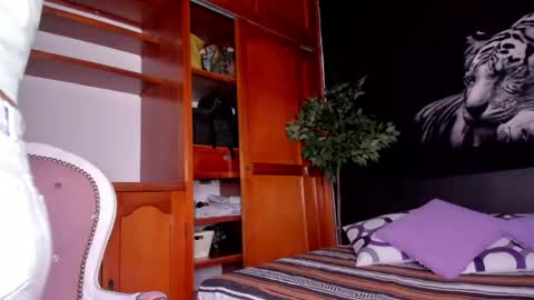 Snapshot of anahi__18 chatting on May 5, 2:30 am Anahi online show from May 5, 2:30 am