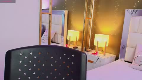 Anahi  online show from October 15, 8:09 pm