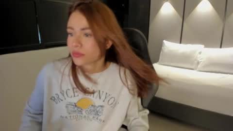 A N A H I online show from September 23, 12:52 pm