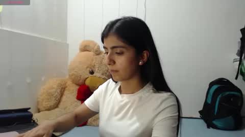 Anahi Browns online show from December 1, 11:10 pm