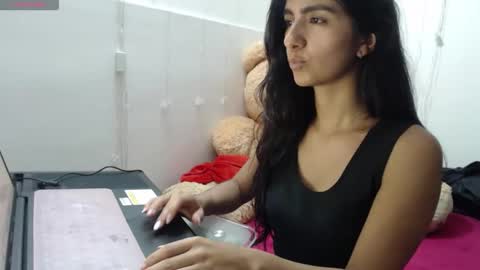 Anahi Browns online show from January 16, 11:20 pm