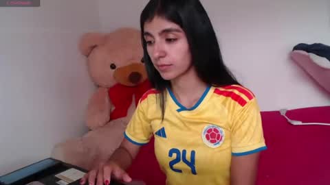 Snapshot of anahibrowns95 chatting on June 23, 7:56 pm Anahi Browns online show from June 23, 7:56 pm
