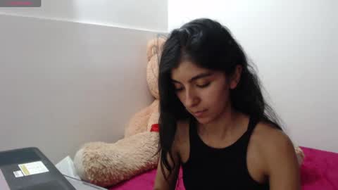 Snapshot of anahibrowns95 chatting on June 30, 10:00 pm Anahi Browns online show from June 30, 10:00 pm