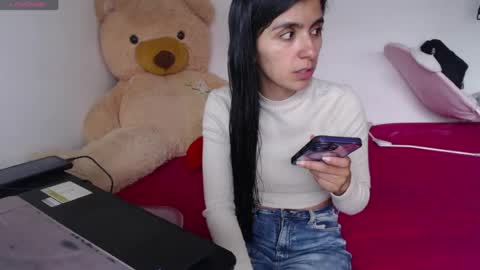 Snapshot of anahibrowns95 chatting on July 17, 6:46 pm Anahi Browns online show from July 17, 6:46 pm