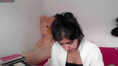 Snapshot of anahibrowns95 chatting on July 28, 6:20 pm Anahi Browns online show from July 28, 6:20 pm