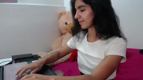 Snapshot of anahibrowns95 chatting on August 3, 5:06 pm Anahi Browns online show from August 3, 5:06 pm