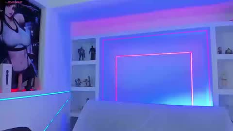 Snapshot of anahisbennett chatting on March 13, 4:41 am Anahis online show from March 13, 4:41 am