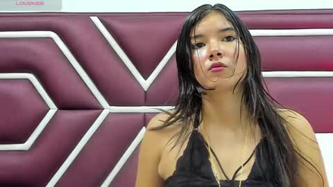 Snapshot of anaia_ chatting on December 13, 7:53 pm Anaia online show from December 13, 7:53 pm