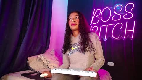 Snapshot of anais__cooper_ chatting on December 3, 7:11 pm anais cooper online show from December 3, 7:11 pm