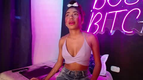 Snapshot of anais__cooper_ chatting on December 6, 7:23 pm anais cooper online show from December 6, 7:23 pm
