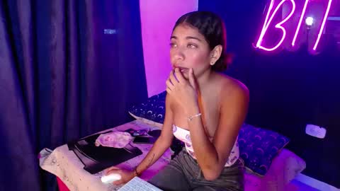 Snapshot of anais__cooper_ chatting on December 14, 7:14 pm anais cooper online show from December 14, 7:14 pm