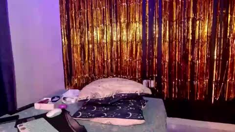 Snapshot of anais__cooper_ chatting on February 9, 8:45 pm anais cooper online show from February 9, 8:45 pm
