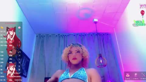 Snapshot of anais_velvet_ chatting on June 15, 7:38 pm anais_velvet_ online show from June 15, 7:38 pm