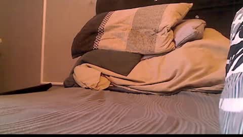 Snapshot of anaiserebel chatting on February 14, 6:54 am anaiserebel online show from February 14, 6:54 am