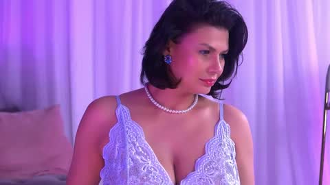 Snapshot of anaisleblanc chatting on April 3, 3:59 am Anais online show from April 3, 3:59 am