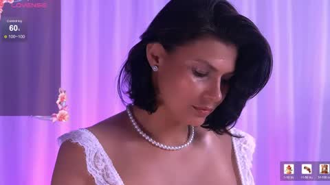 Snapshot of anaisleblanc chatting on April 20, 2:36 am Anais online show from April 20, 2:36 am