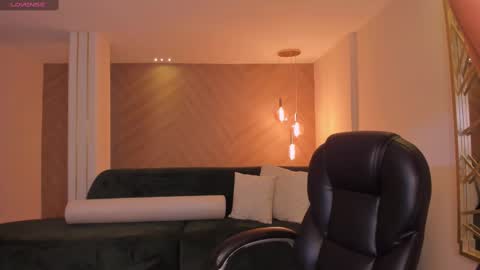 Snapshot of anaisnin1 chatting on February 27, 12:02 pm Anais Nin online show from February 27, 12:02 pm