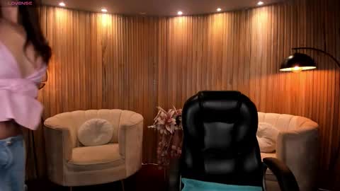 Snapshot of anaisnin1 chatting on October 14, 3:29 am Anais Nin online show from October 14, 3:29 am