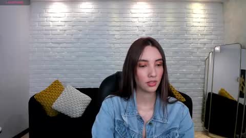 Snapshot of anaisnin1 chatting on November 4, 4:00 am Anais Nin online show from November 4, 4:00 am