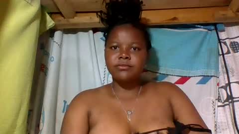 Snapshot of anaissa23 chatting on June 19, 10:57 pm anaissa23 online show from June 19, 10:57 pm