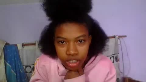 Snapshot of anaissa23 chatting on June 20, 4:54 pm anaissa23 online show from June 20, 4:54 pm