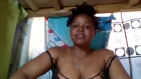 Snapshot of anaissa23 chatting on June 21, 11:35 am anaissa23 online show from June 21, 11:35 am