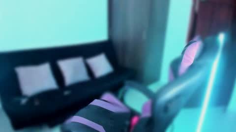      help me to get 100 thumps up  online show from December 14, 2:12 am