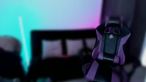      help me to get 100 thumps up  online show from December 23, 2:45 am