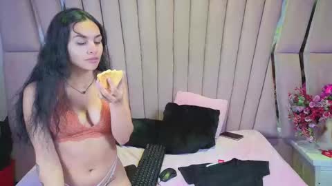 AbbyAndAntonela online show from December 15, 11:58 am