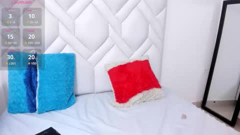 analia18  online show from November 7, 1:44 pm