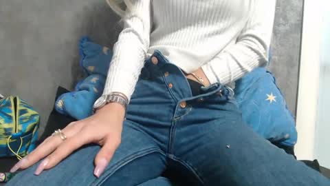 analove200 online show from February 5, 4:03 pm