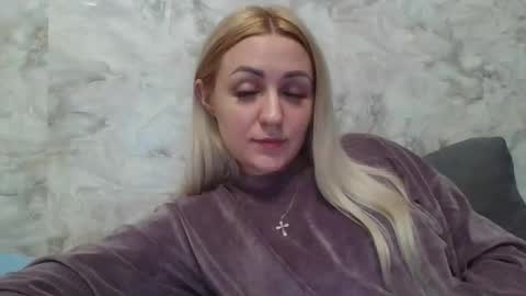 Snapshot of analqueen2024 chatting on October 18, 2:03 am analqueen2024 online show from October 18, 2:03 am
