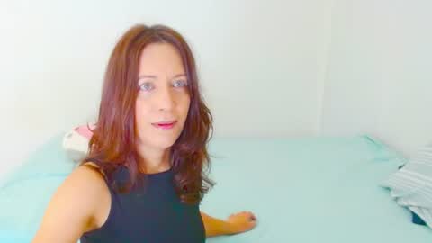 anapereira12 online show from June 12, 8:41 pm