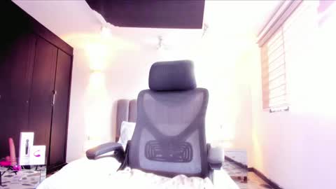 ana online show from January 26, 3:47 pm