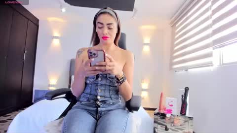 ana online show from February 1, 3:18 pm