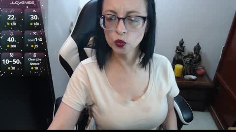 Snapshot of anasstaciaevanss chatting on April 1, 2:12 am Anastacia online show from April 1, 2:12 am