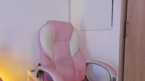 Snapshot of anastaciablake chatting on November 21, 5:06 am Anastacia online show from November 21, 5:06 am