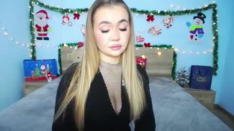 anastacyyellig online show from December 27, 6:03 am