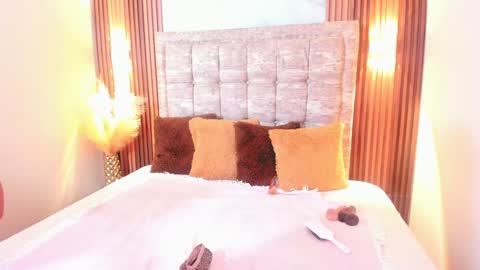 Snapshot of anastasiataylor_ chatting on December 15, 3:24 am Ana 3 online show from December 15, 3:24 am