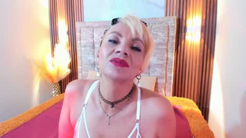 Snapshot of anastasiataylor_ chatting on January 20, 9:24 am Ana 3 online show from January 20, 9:24 am
