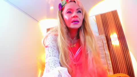 Snapshot of anastasiataylor_ chatting on January 25, 6:01 am Ana 3 online show from January 25, 6:01 am