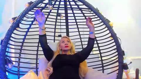 Snapshot of anastasiataylor_ chatting on February 10, 3:24 am Ana 3 online show from February 10, 3:24 am